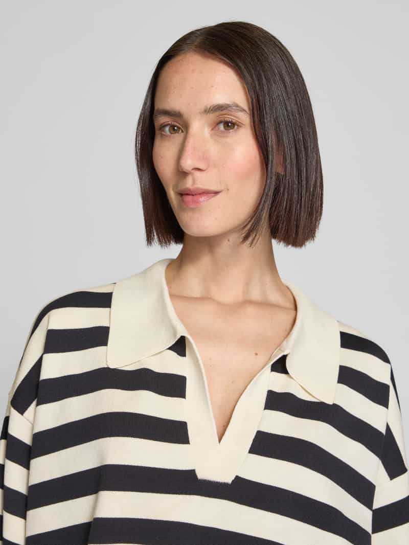 Gestuz Gebreid shirt met platte kraag en V-hals