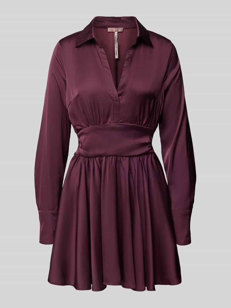 Guess Mini-jurk met V-hals model 'CONCETTA FLARE DRESS'
