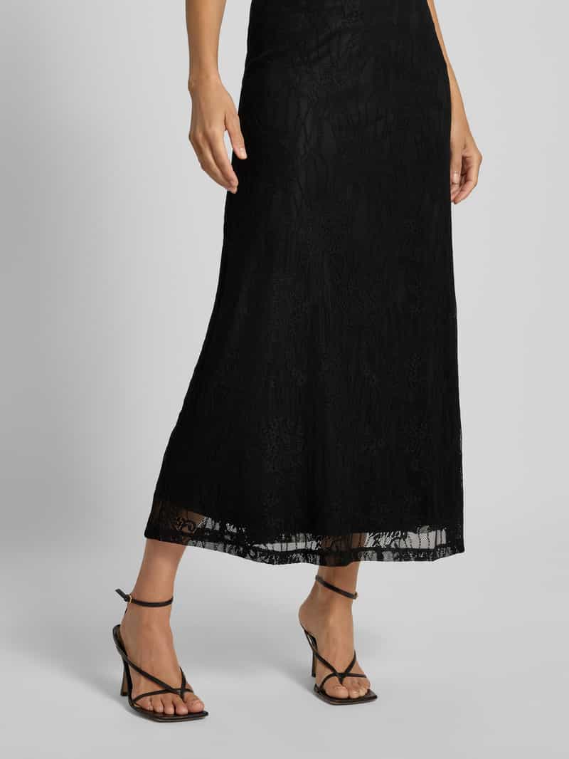 Vila Midirok van kant model 'FEMMA'