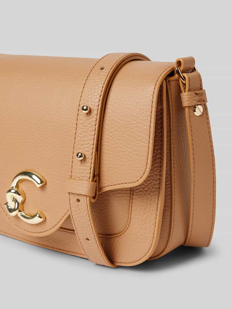 Coccinelle Crossbodytas van leer met labeldetail