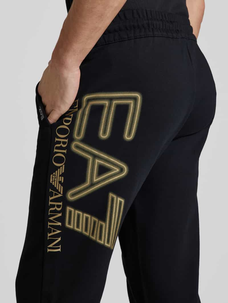 EA7 Emporio Armani Regular fit sweatpants met labelprint model 'PANTALONI'