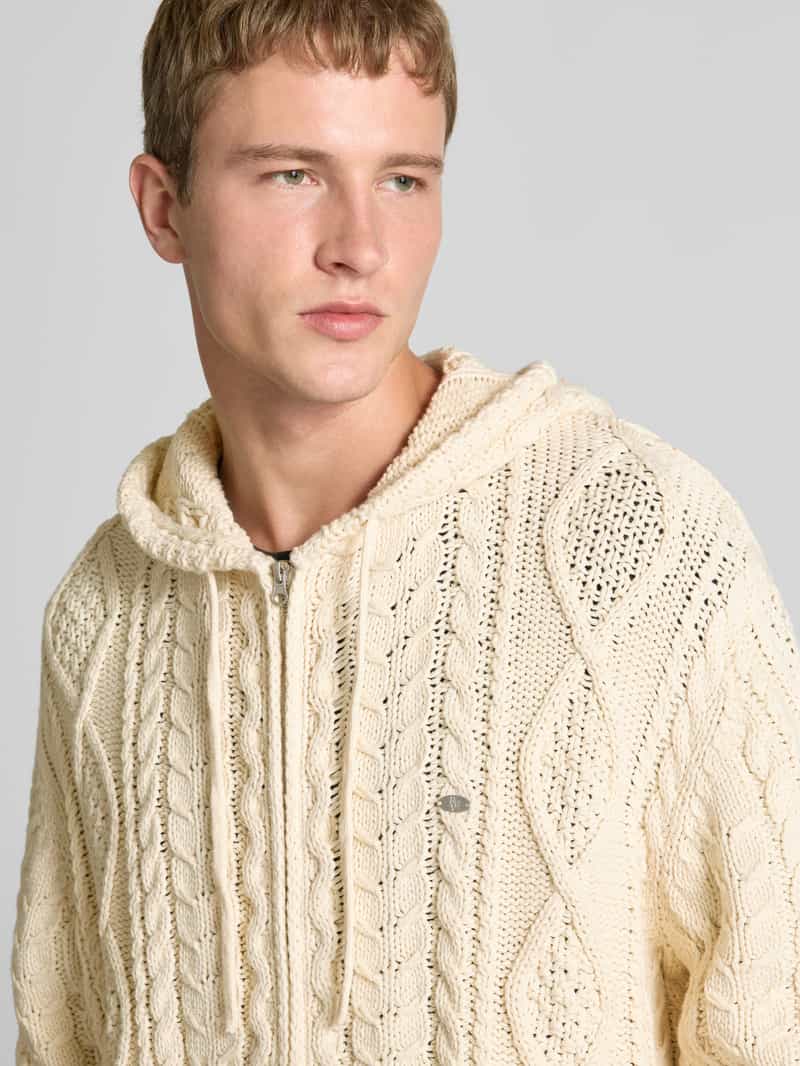 REVIEW Gebreid jack met kabelpatroon