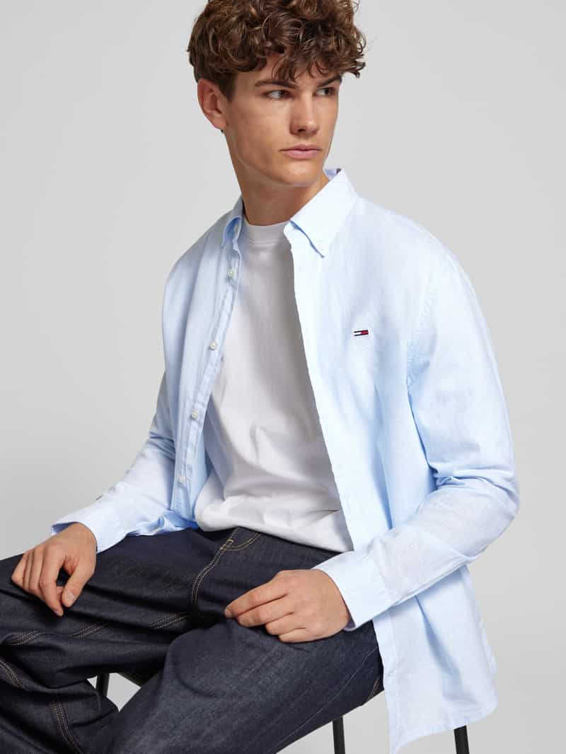 Tommy Jeans Regular fit vrijetijdsoverhemd van een mix van katoen en linnen met button-downkraag