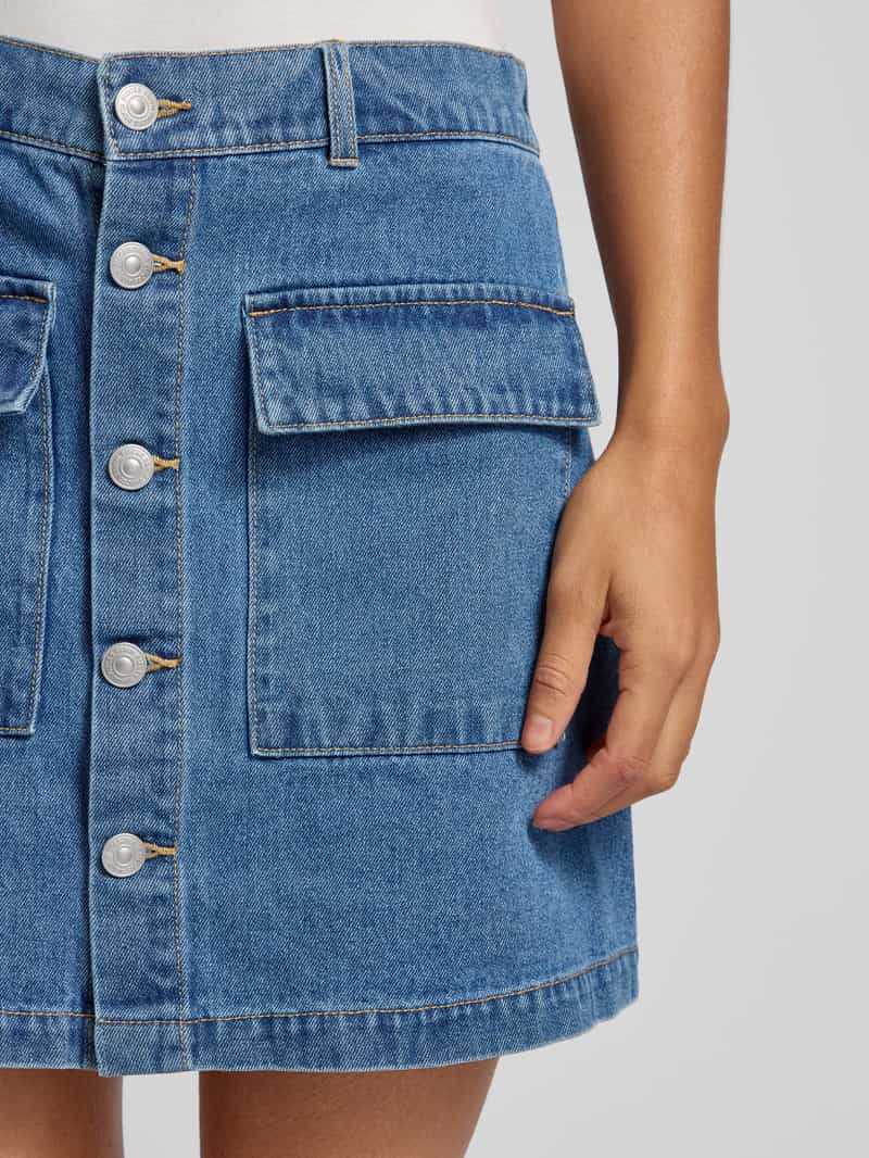 Pieces Mini-jeansrok van puur katoen met knoop aan de voorkant model 'CHRISSY'