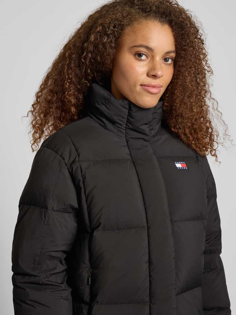Tommy Jeans Regular fit donsjack met logostitching model 'ALASKA'