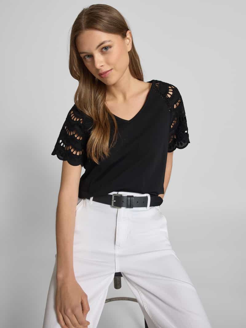 Vero Moda Regular fit T-shirt met broderie anglaise model 'BLASY'