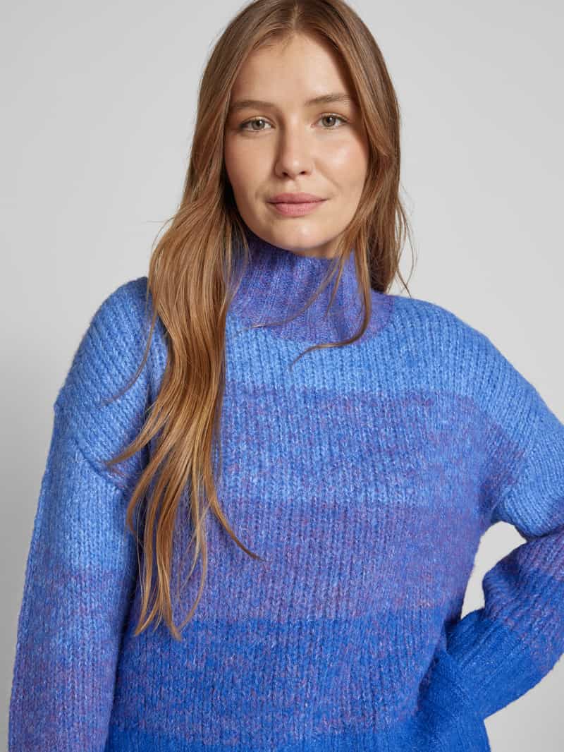 Sweter z dzianiny ze stójką model ‘Mille’