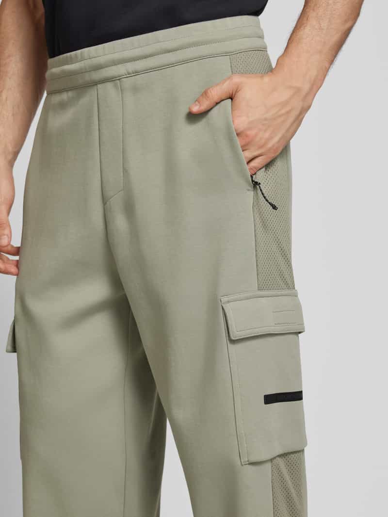EA7 Emporio Armani Sweatpants met cargozakken