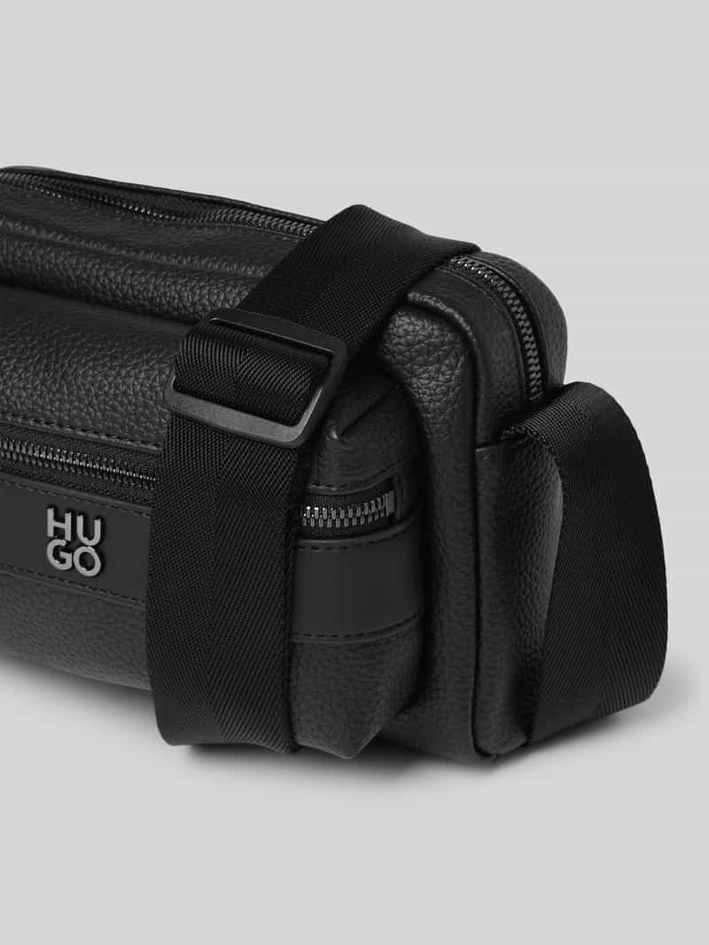 HUGO Crossbodytas met labeldetail model 'Quantic'
