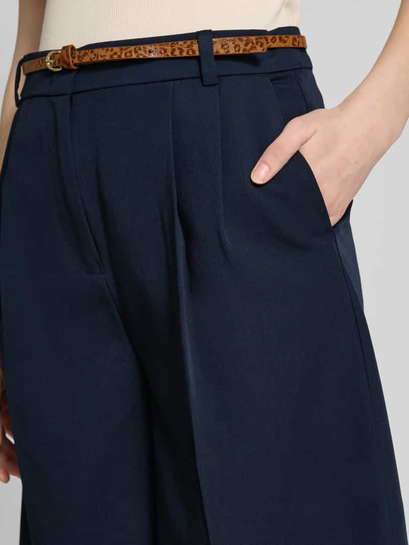 Christian Berg Woman Bermuda met steekzakken en riem
