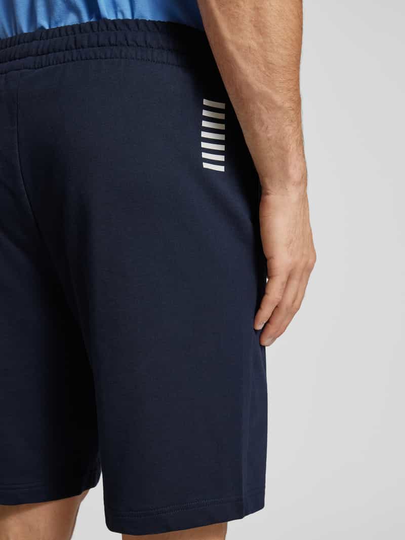 EA7 Emporio Armani Sweatshorts met labelprint