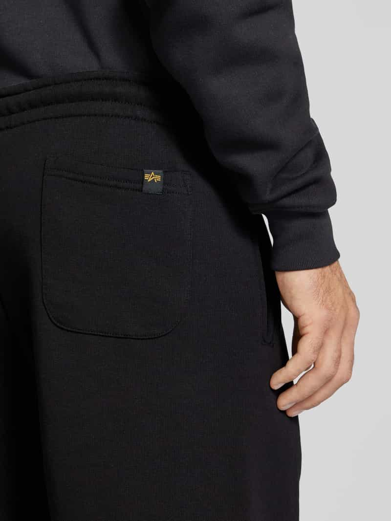 alpha industries Regular fit sweatshorts met labelpatch model 'ALPHA ESSENTIALS'