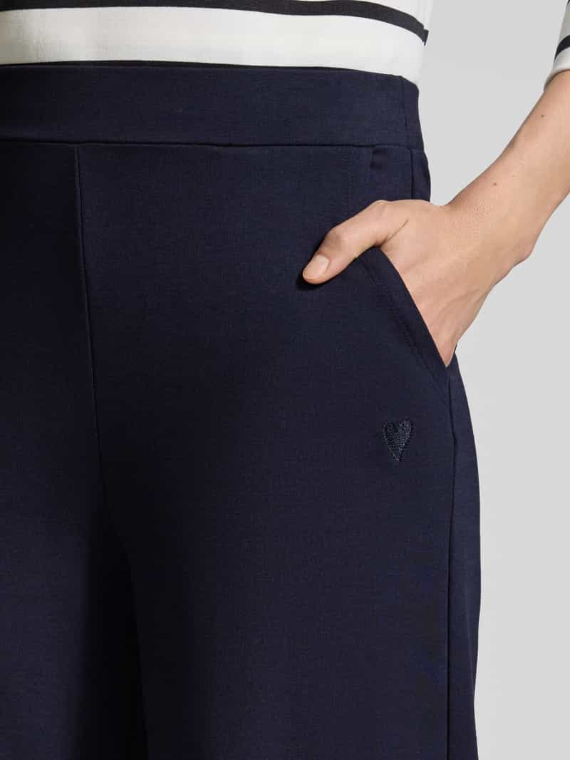s.Oliver RED LABEL Relaxed fit jersey broek met geborduurd hart