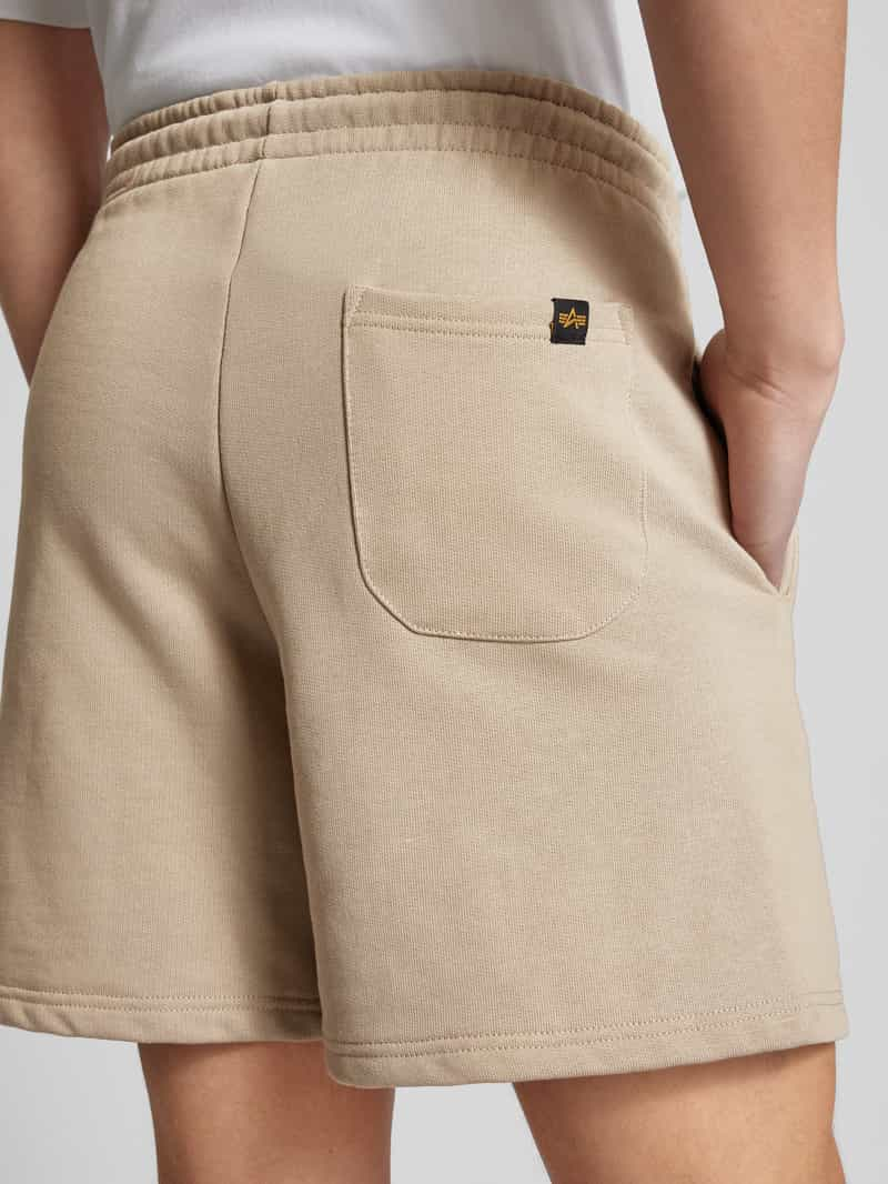 alpha industries Regular fit sweatshorts met labelpatch model 'ALPHA ESSENTIALS'