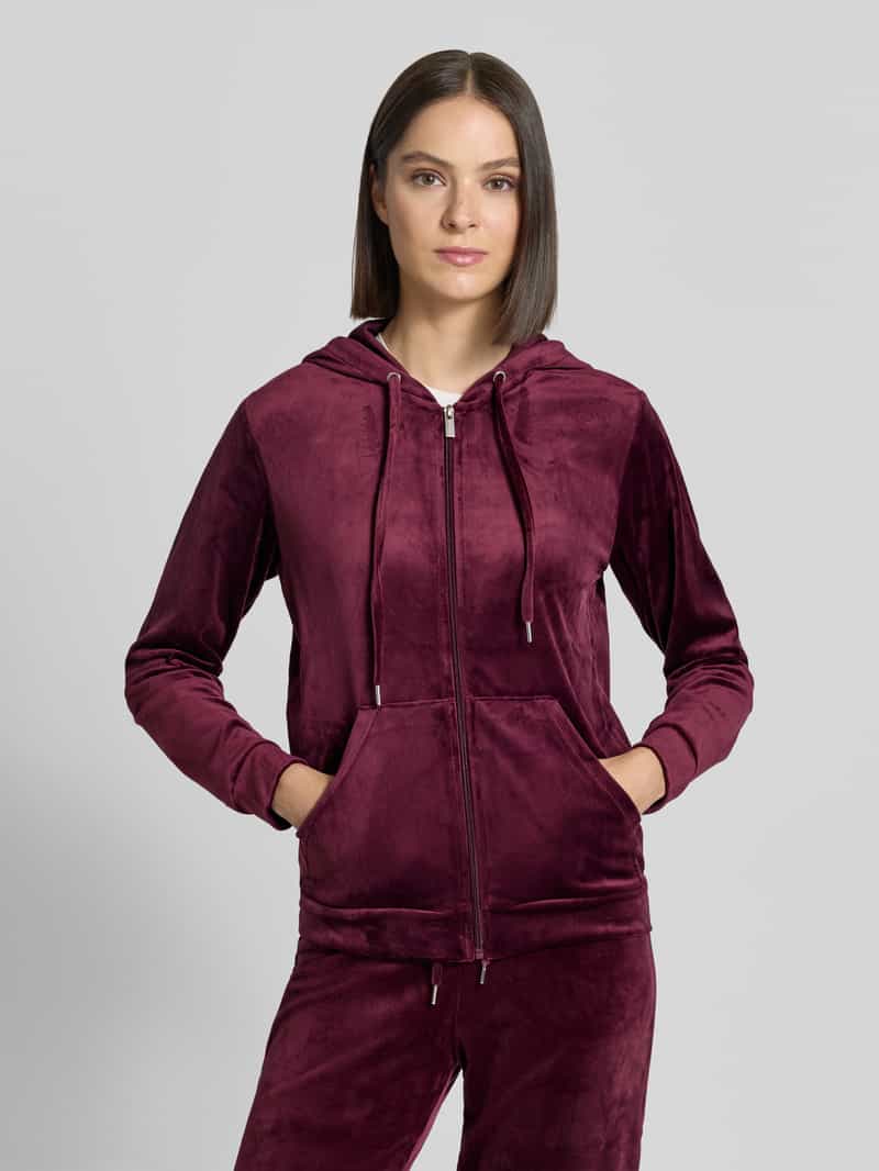 b.Young Twinset met kangoeroezak model 'MITZA SET'