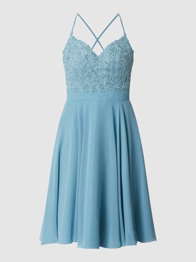 Cocktailjurk van kant en chiffon