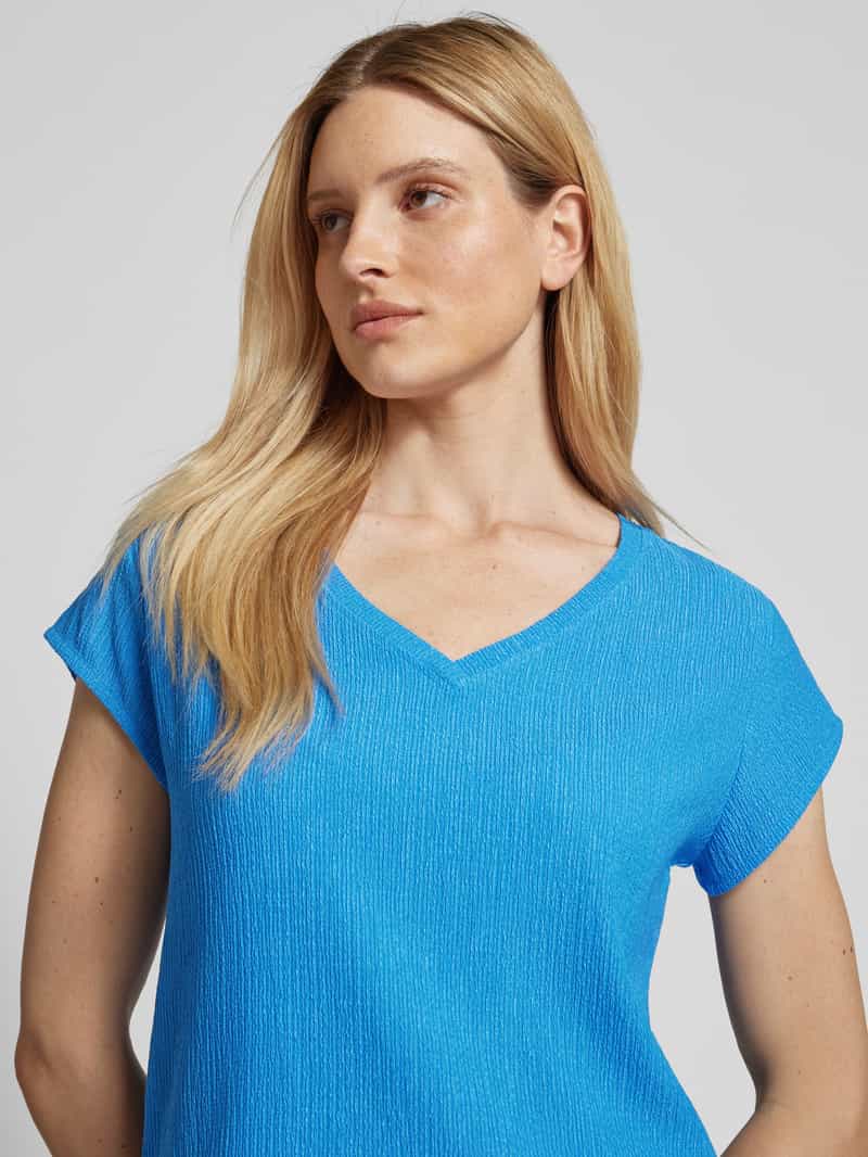b.Young Blousetop met V-hals model 'Rosa'