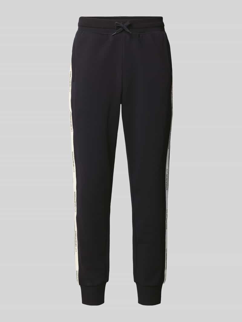 EA7 Emporio Armani Regular fit sweatpants met tunnelkoord model 'Train'