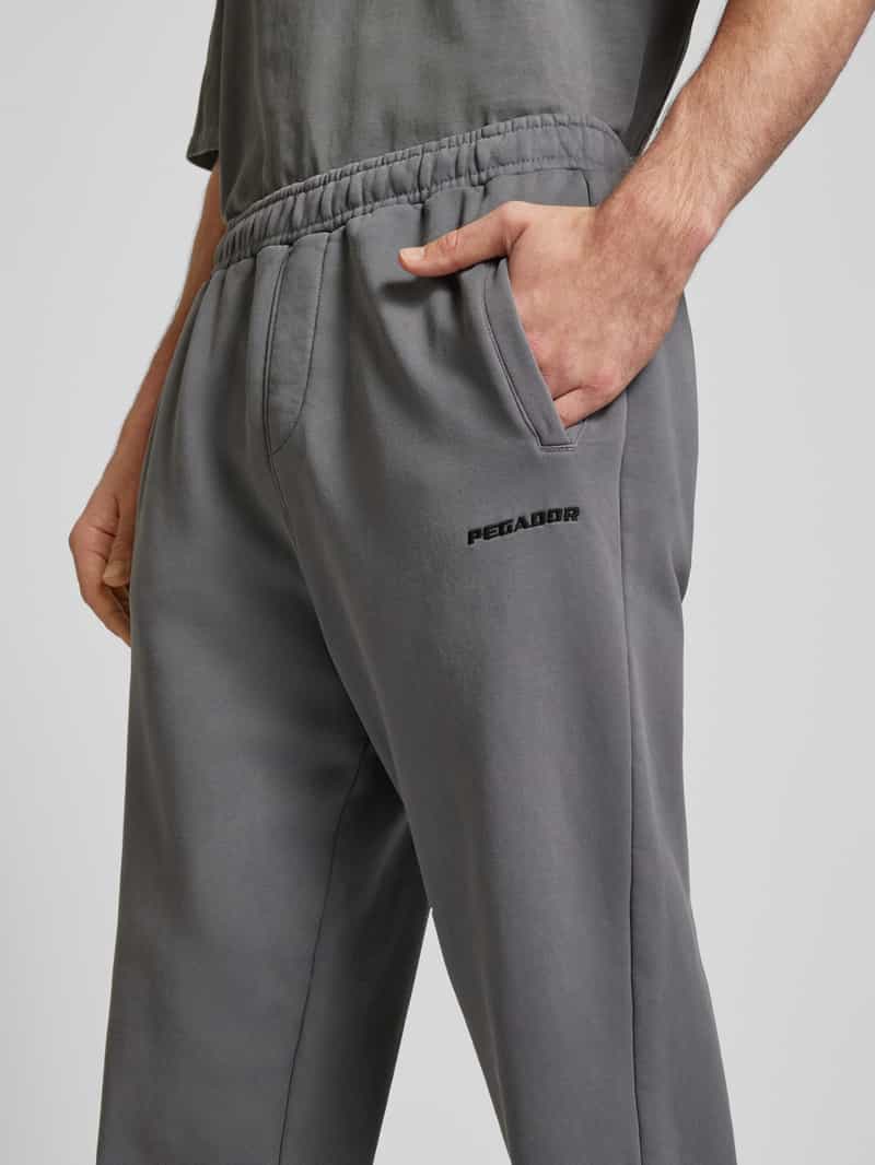 Pegador Regular fit sweatpants met labelstitching