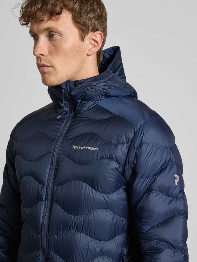 Peak Performance Gewatteerd jack met labelstitching