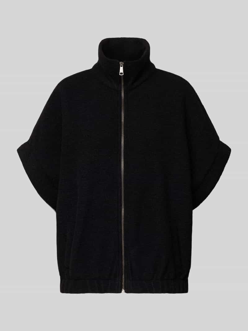 Emily Van den Bergh Jack van wolmix met opstaande kraag