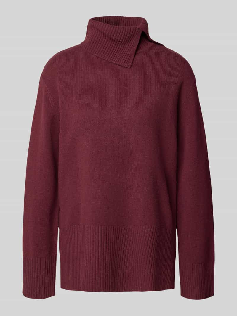 Christian Berg Woman Gebreide pullover van lanawol met col en zijsplitten