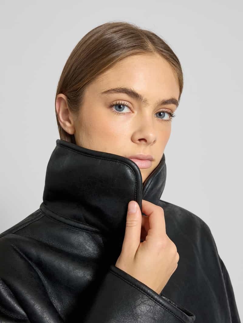 Gina Tricot Jack in leerlook met voering van teddybont