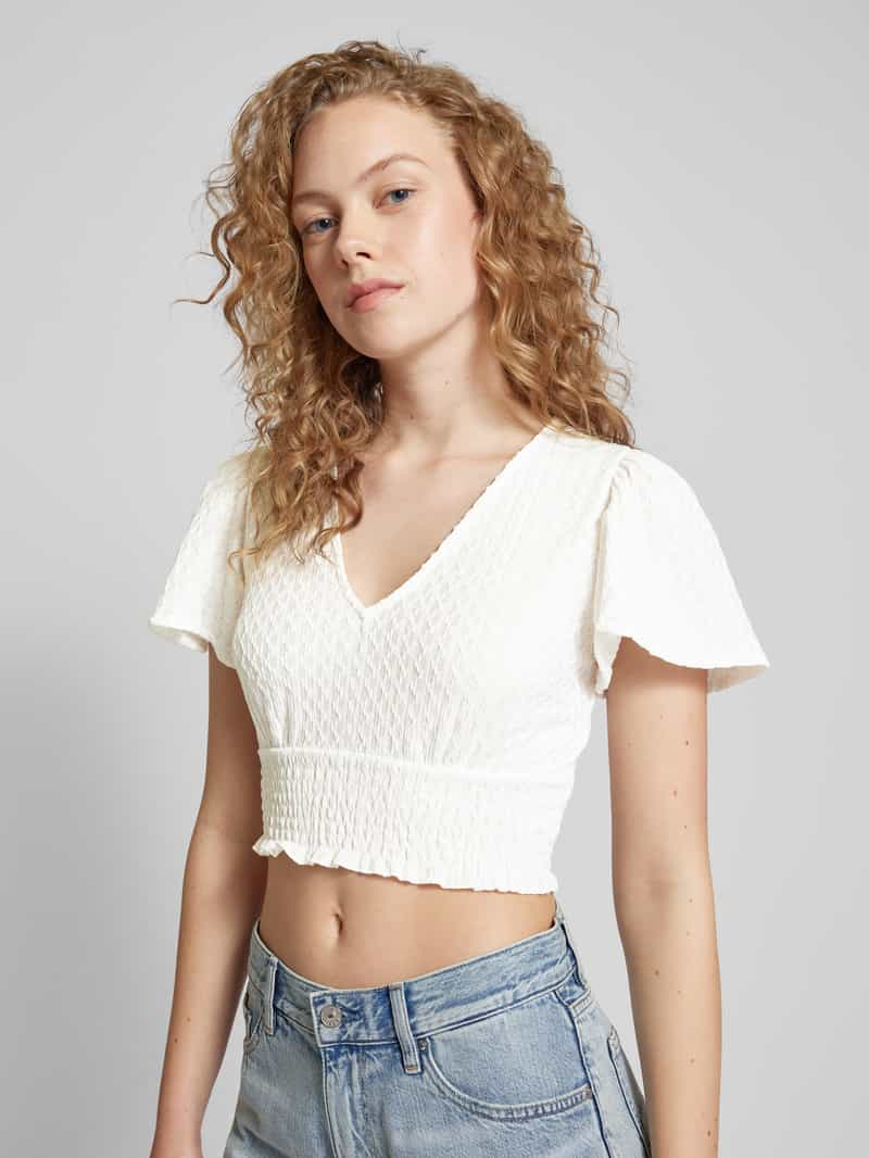 Only Korte top met smokdetails model 'HANNAH'