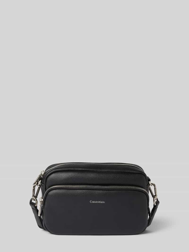 CK Calvin Klein Handtas met labelapplicatie en schouderband