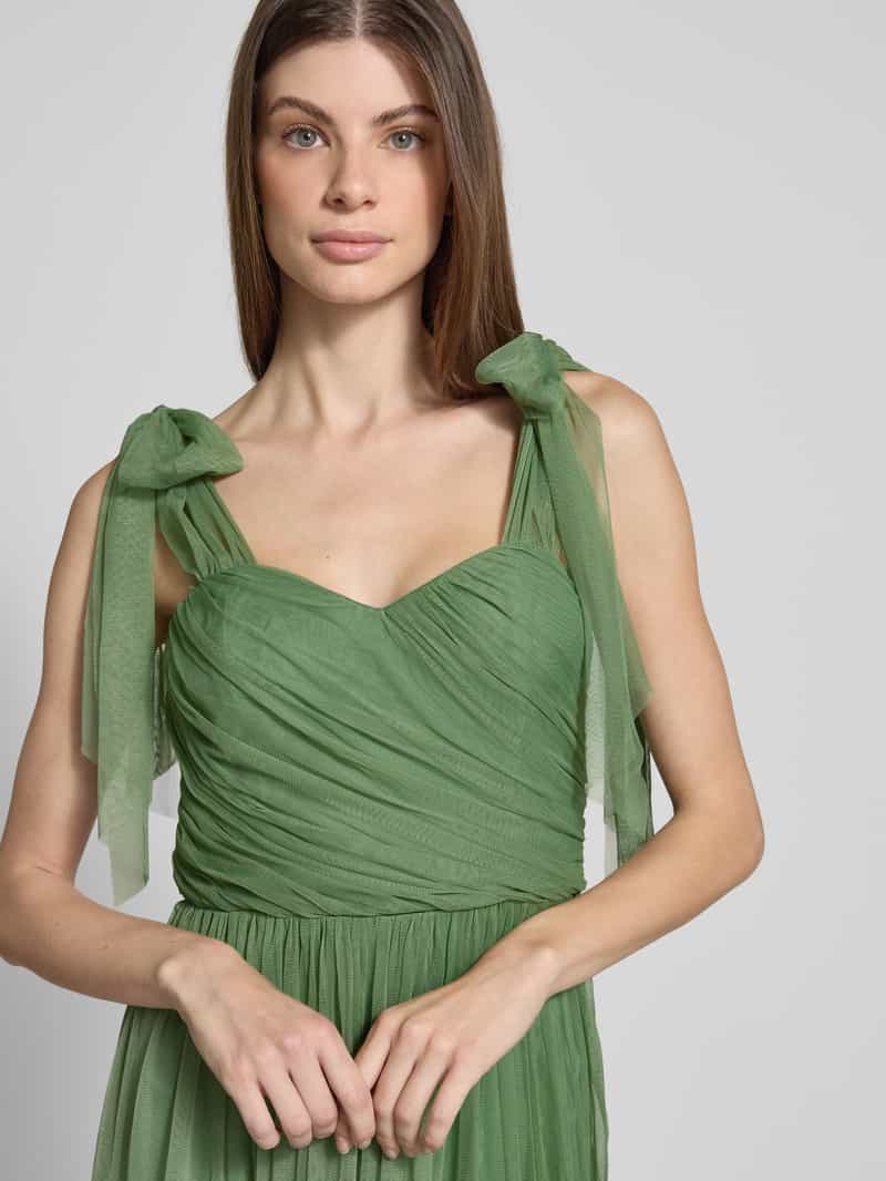 Lace & Beads Cocktailjurk in laagjeslook met plooien