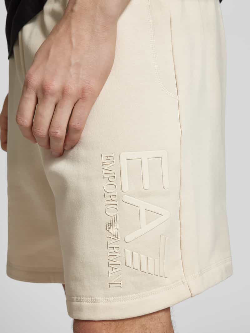 EA7 Emporio Armani Sweatshorts met elastische band model 'TRAIN'
