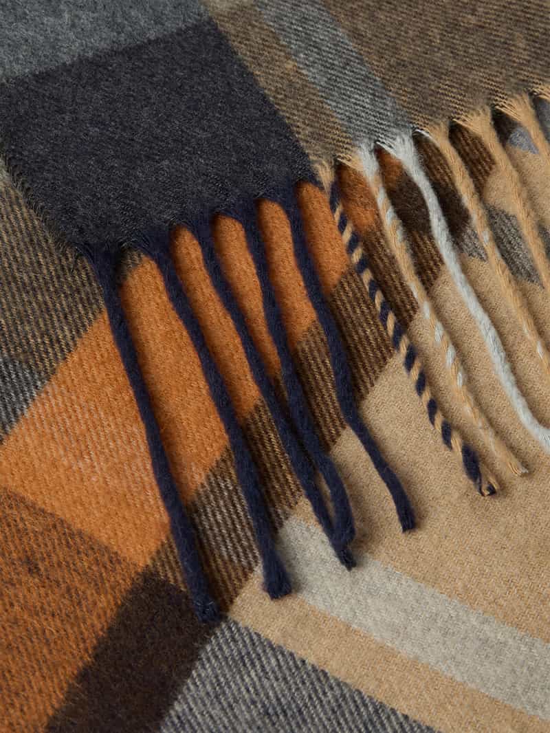 Christian Berg Men Sjaal met tunnelkoord als sluitingen