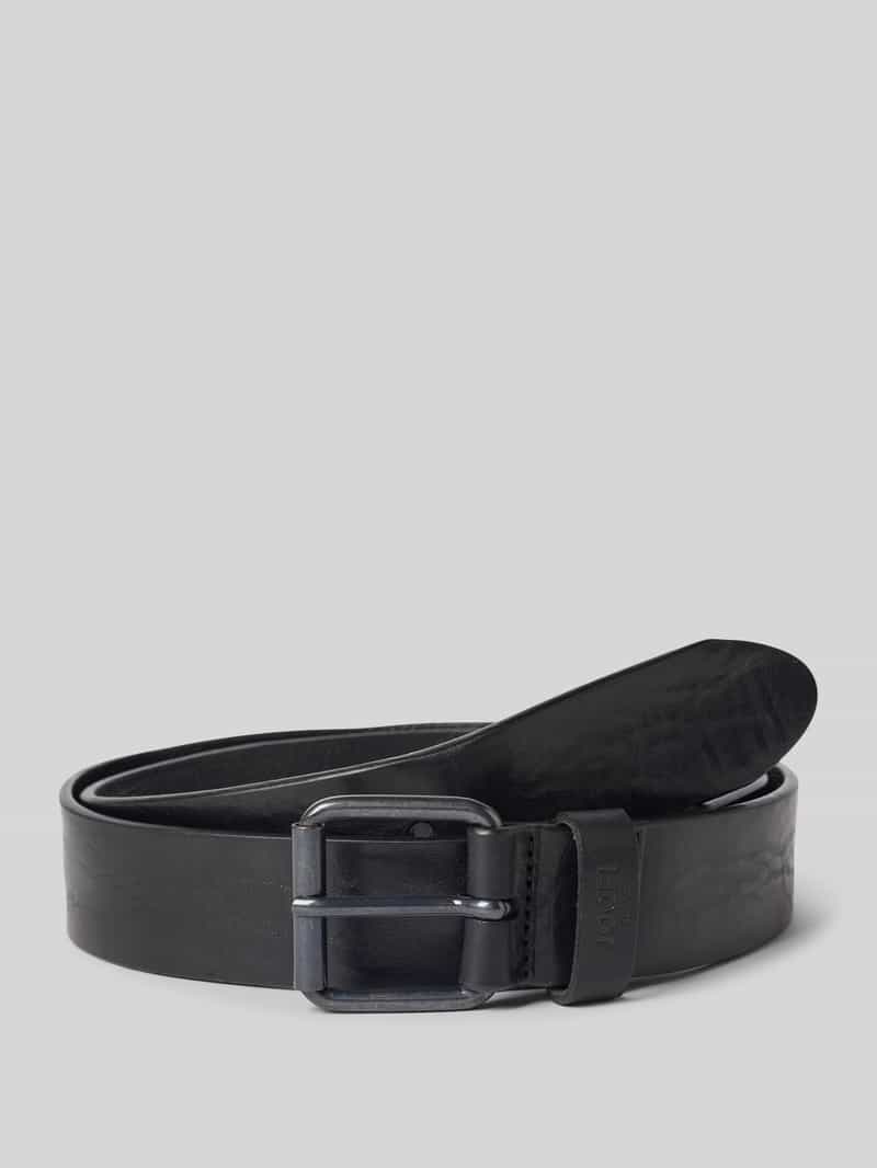 Riem met doornsluiting en labeldetail