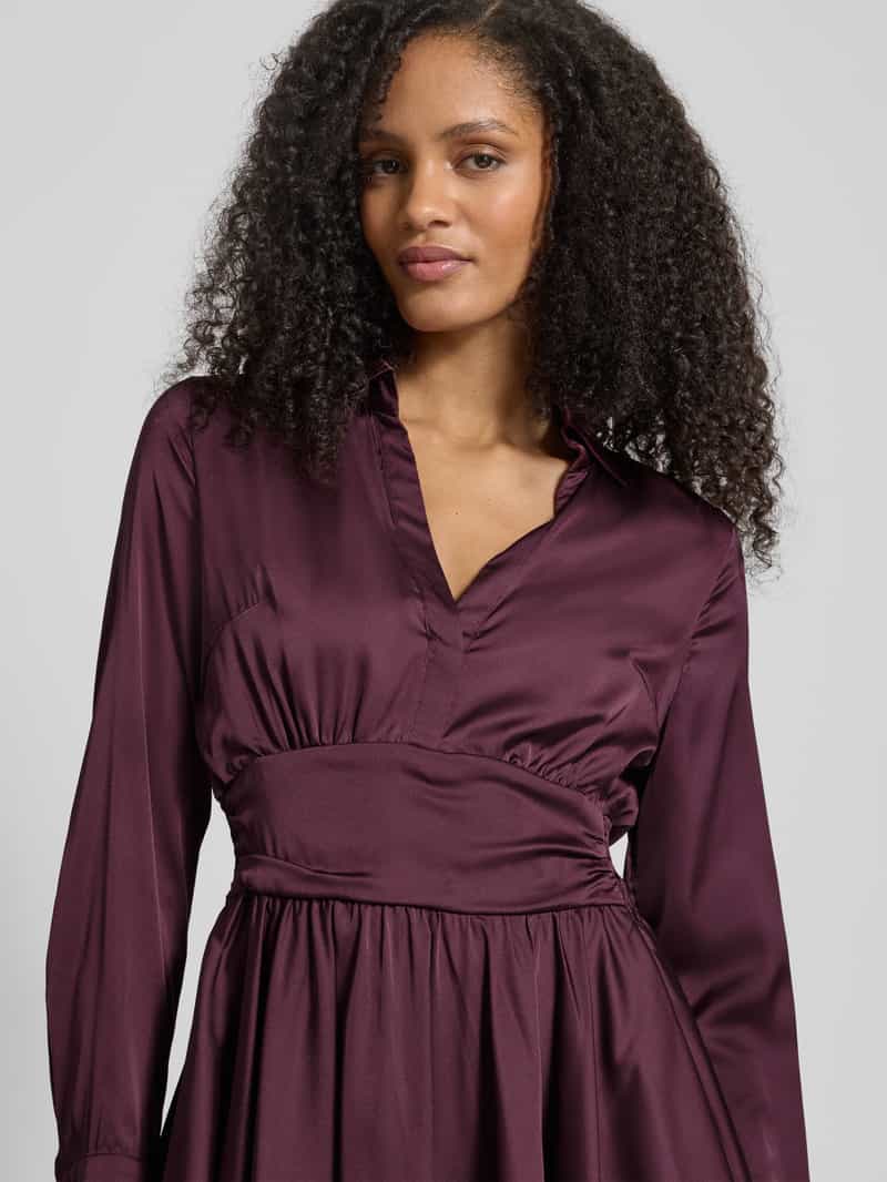 Guess Mini-jurk met V-hals model 'CONCETTA FLARE DRESS'