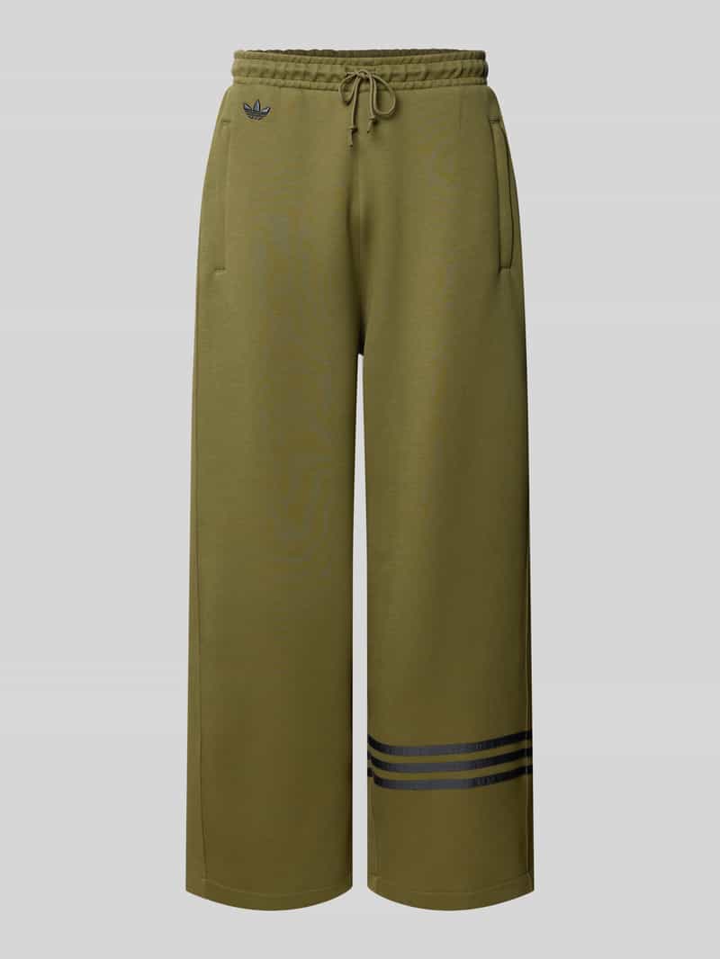 adidas Originals Wide fit sweatpants met logo-applicatie model 'LO'
