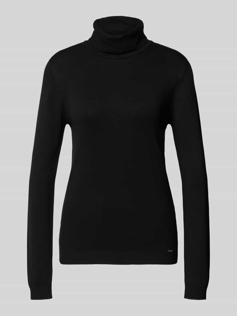 MORE & MORE Coltrui met label-detail
