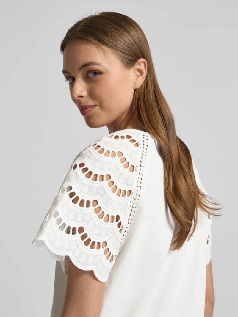 Vero Moda Regular fit T-shirt met broderie anglaise model 'BLASY'