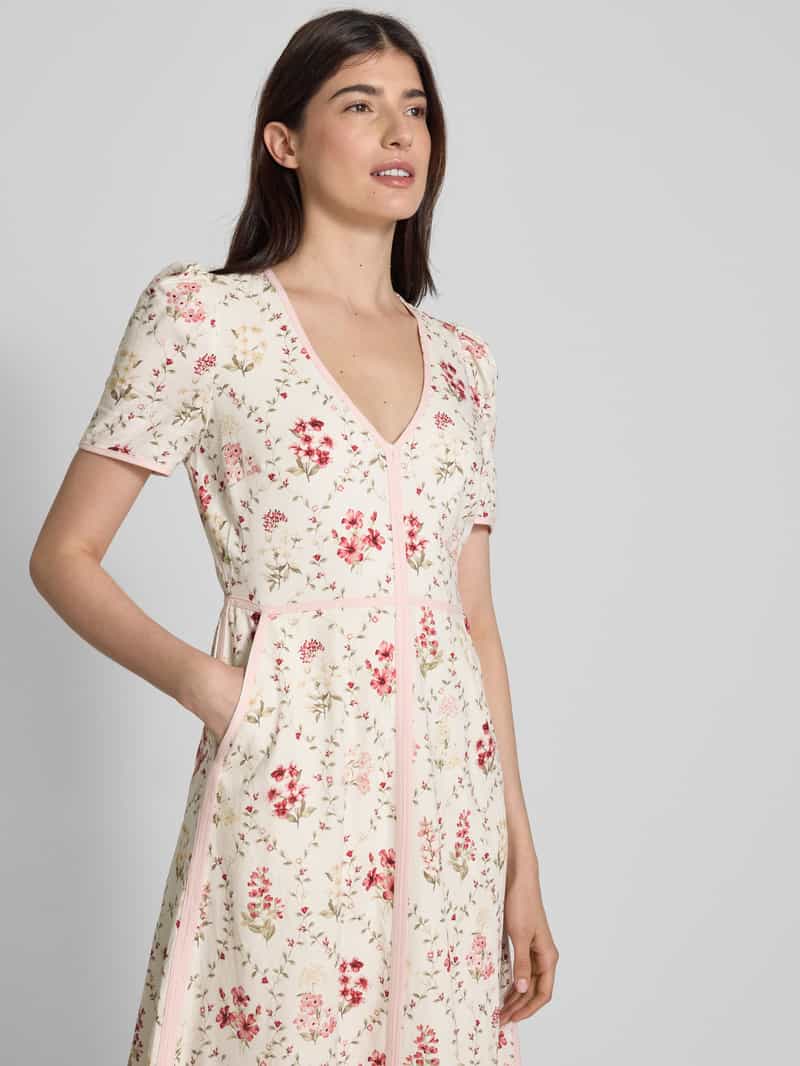 Forever New Linnen cocktailjurk met V-hals