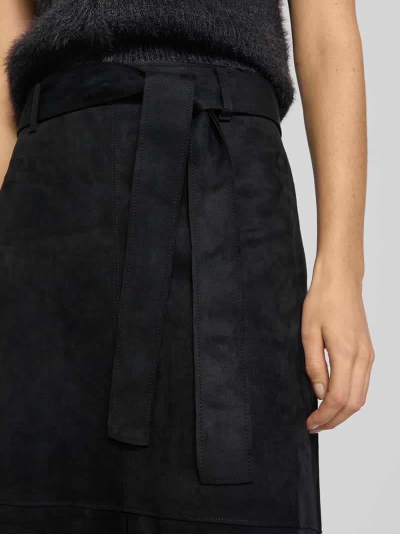 Zero Midirok in leerlook met strikceintuur