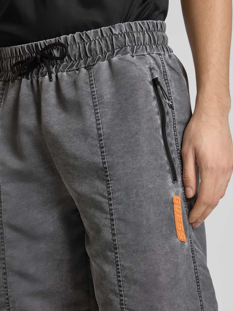 Guess Activewear Regular fit korte broek met ritszakken model 'MUSCARI'