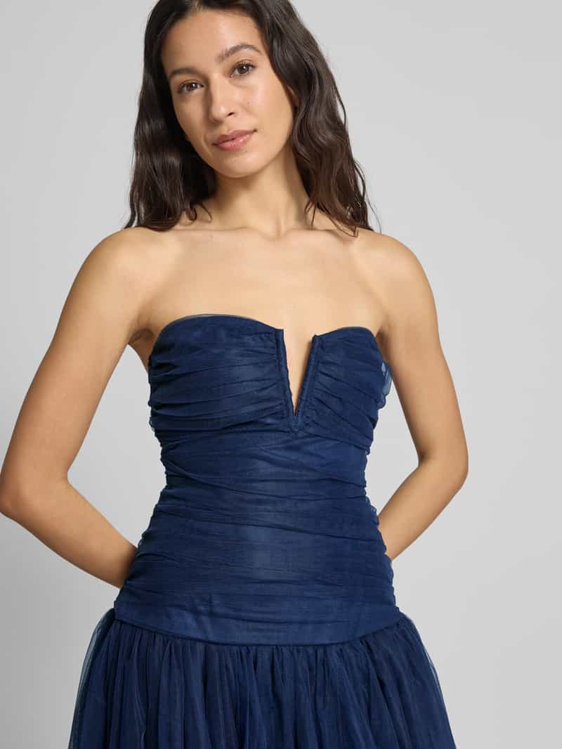 Lace & Beads Knielange cocktailjurk met V-hals