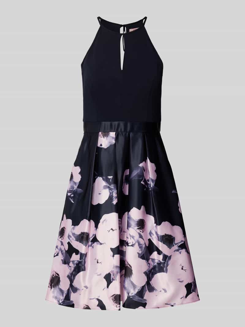 cocktailjurk met bloemenmotief