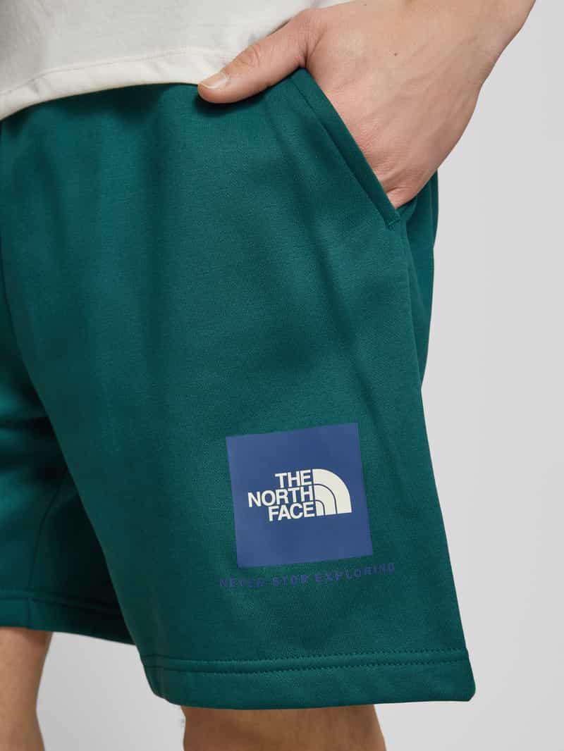 The North Face Regular fit sweatshorts met labelprint