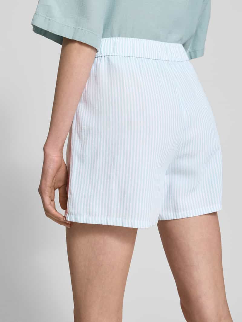 Review Relaxed fit korte broek met plooien