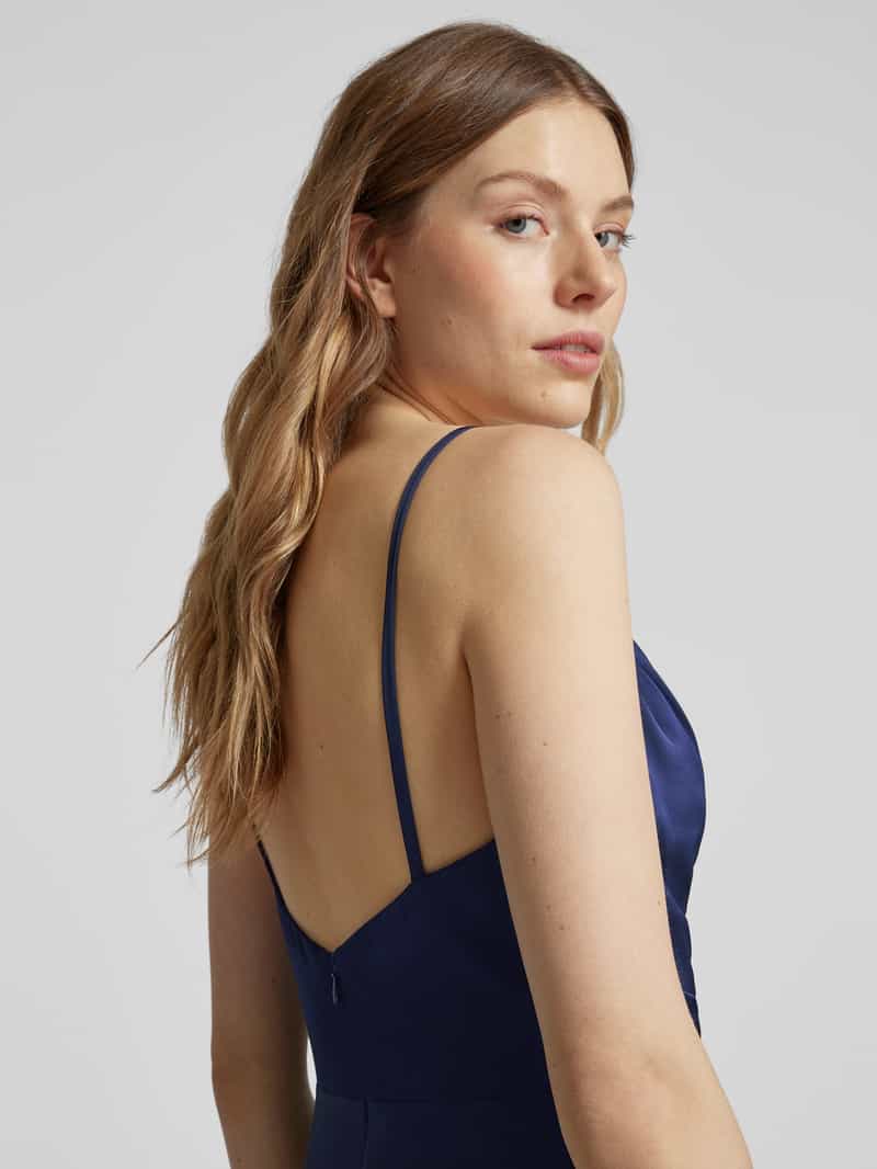Laona Avondjurk in wikkellook