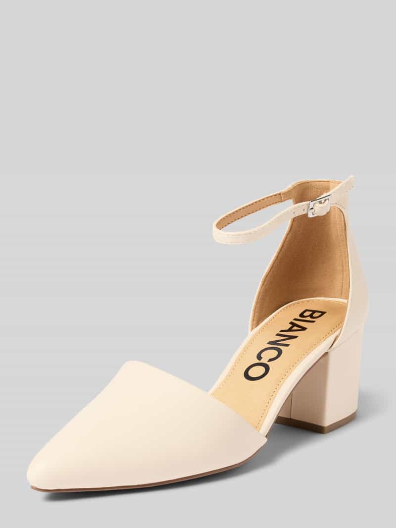 Pumps met blokhak en riempje