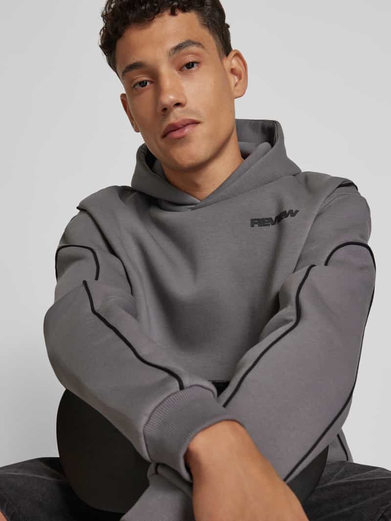 REVIEW Hoodie met labelprint