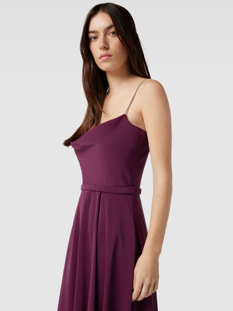 V.M. Avondjurk met cascadehals