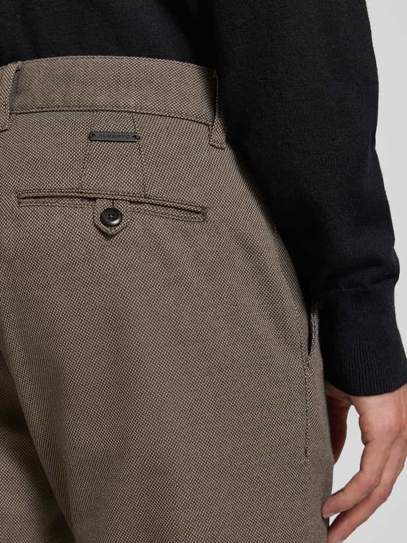 Alberto Chino met Franse steekzakken model 'Lou'