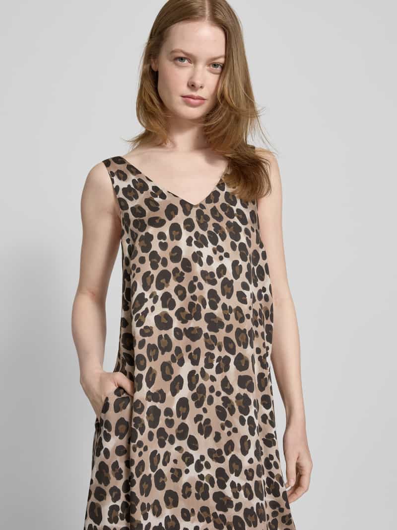 Smith and Soul Knielange jurk van viscose met V-hals